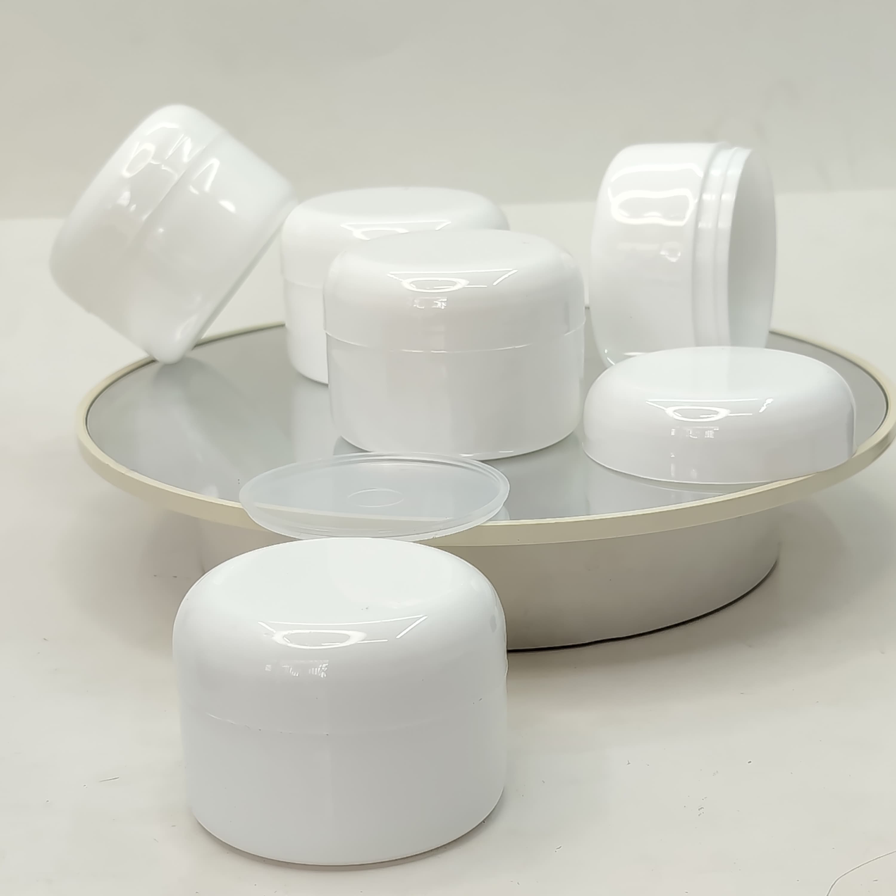 Main image of 80g  White Cream Tub